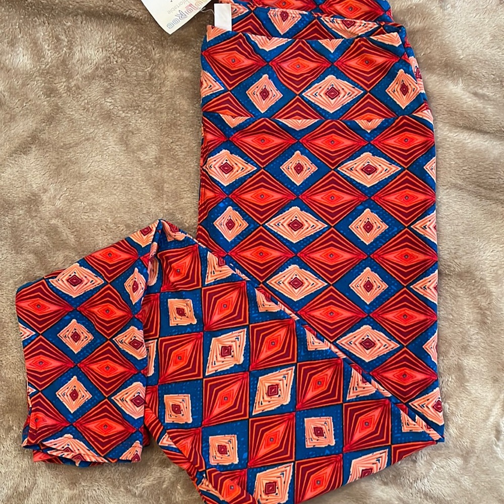 Lularoe legging size- TALL/CURVY or 10-20. Yoga waistband. new with tags.